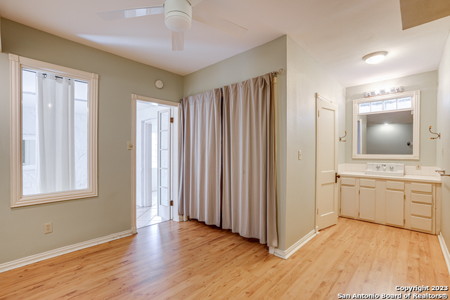 Listing photo id 59 for 248 Summit Ave E