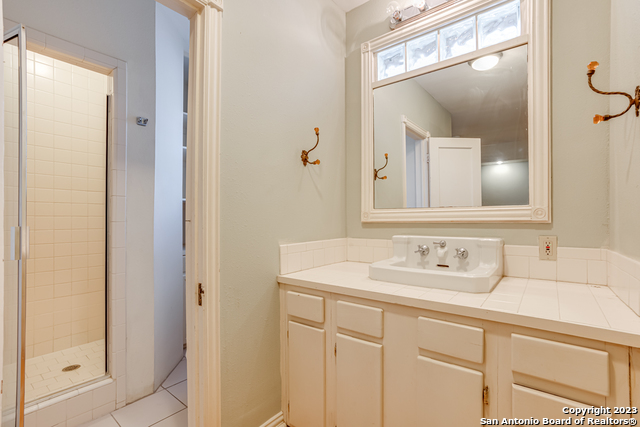 Listing photo id 60 for 248 Summit Ave E