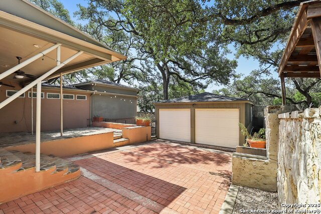 Listing photo id 61 for 248 Summit Ave E