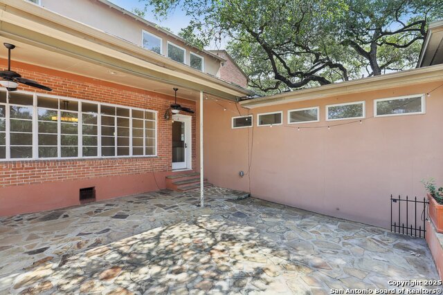 Listing photo id 63 for 248 Summit Ave E