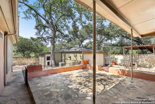 Listing photo id 64 for 248 Summit Ave E