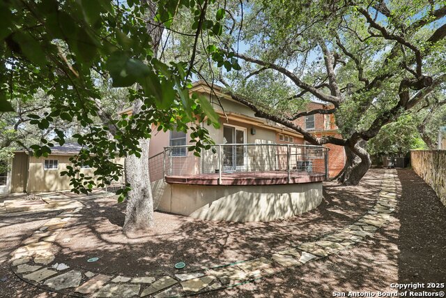 Listing photo id 65 for 248 Summit Ave E