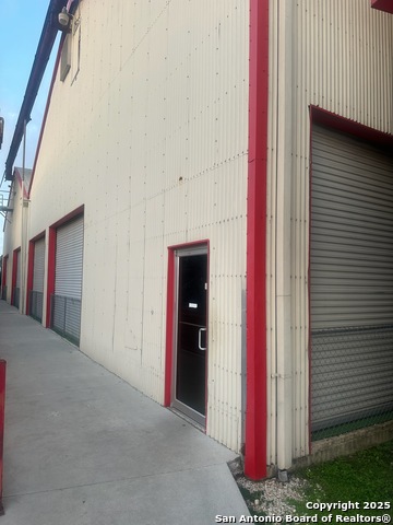 Listing photo id 0 for 1127 Bowie  