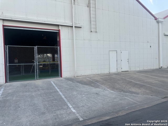 Listing photo id 2 for 1127 Bowie  