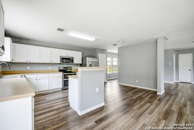 Image 11 of 30 For 8807 Shadow Wood Ln