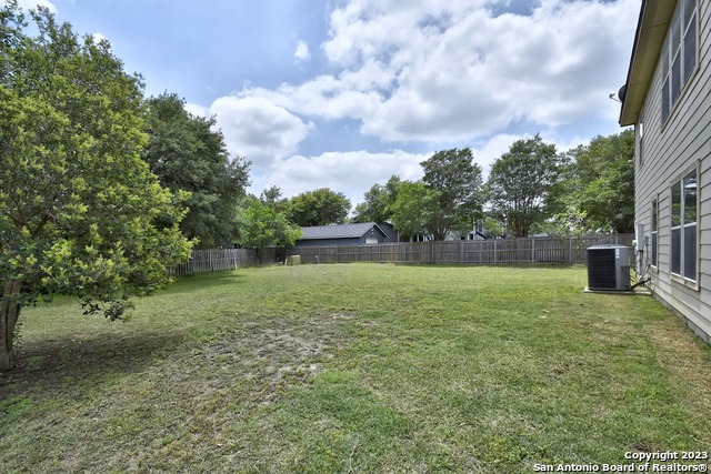 Image 27 of 30 For 8807 Shadow Wood Ln
