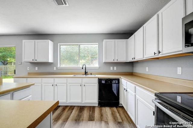 Image 7 of 30 For 8807 Shadow Wood Ln