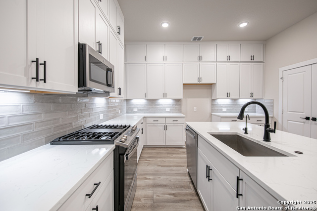 Image 9 of 20 For 6464 Babcock Rd #304