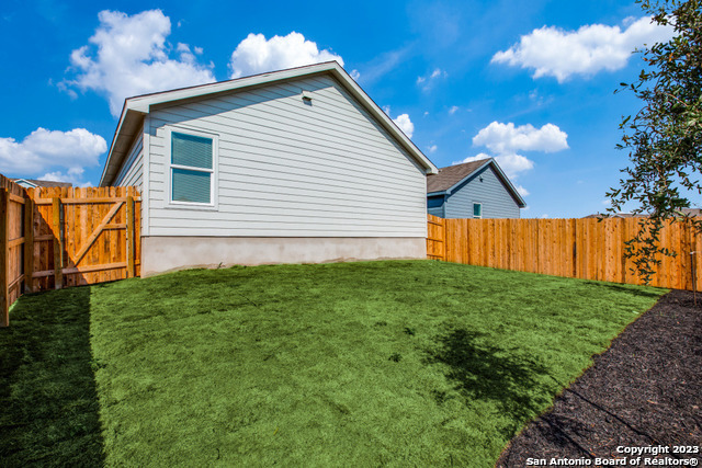 Listing photo id 9 for 12051 Still Pass