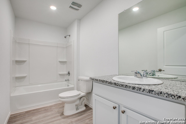 Listing photo id 7 for 12051 Still Pass