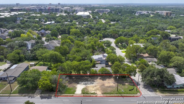 Listing photo id 1 for 506 Clover  