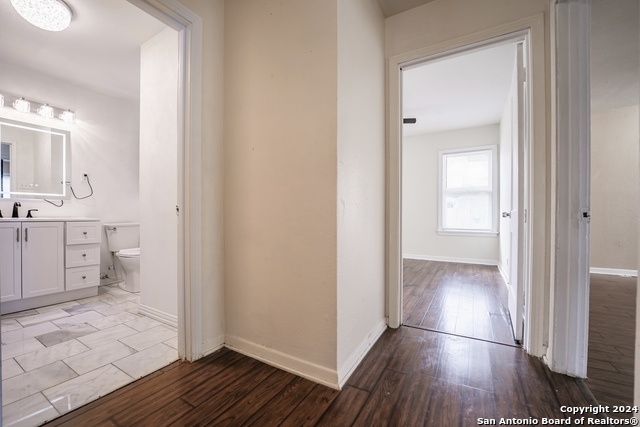 Listing photo id 13 for 1620 Kampmann