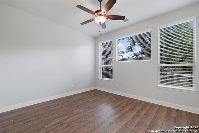 Listing photo id 6 for 11323 Cottage Grove