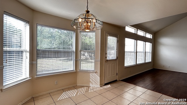 Listing photo id 9 for 6107 Lakeview Ct