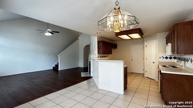 Listing photo id 10 for 6107 Lakeview Ct