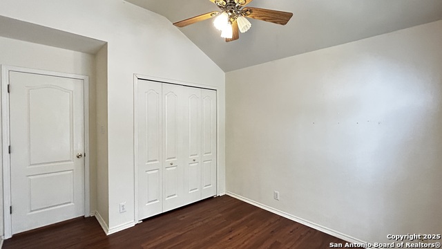 Listing photo id 14 for 6107 Lakeview Ct