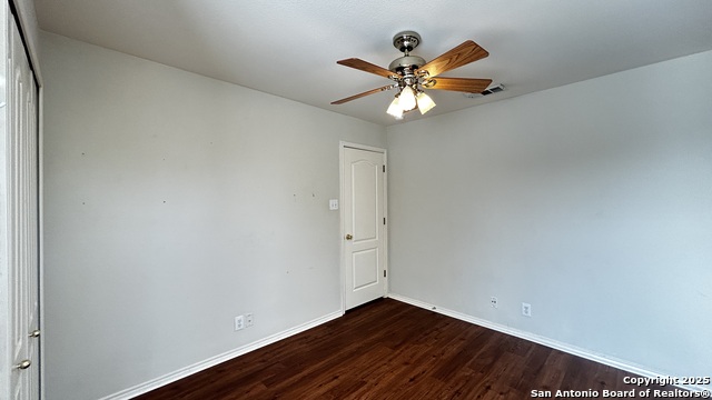 Listing photo id 21 for 6107 Lakeview Ct