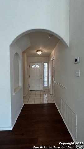 Listing photo id 1 for 6107 Lakeview Ct