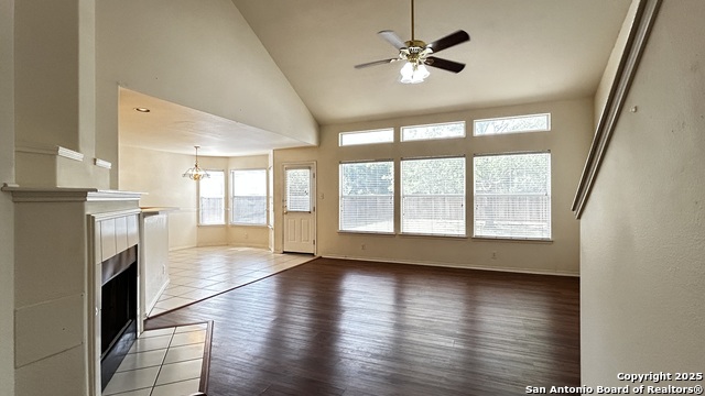 Listing photo id 3 for 6107 Lakeview Ct
