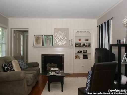 Image 2 of 8 For 335 Rosewood E 3