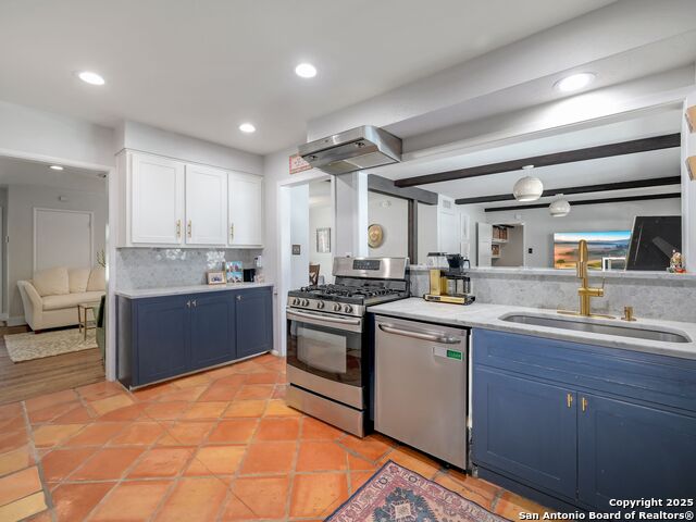 Image 12 of 42 For 319 Ridgehaven Pl