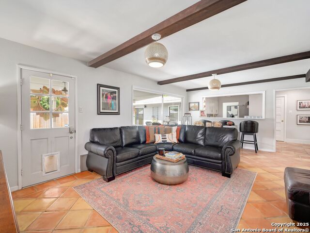 Image 17 of 42 For 319 Ridgehaven Pl