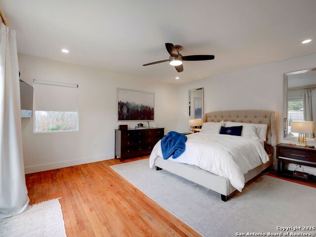 Image 21 of 42 For 319 Ridgehaven Pl