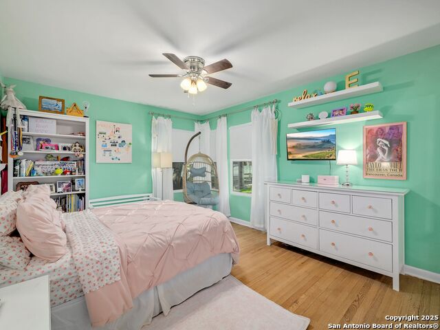 Image 28 of 42 For 319 Ridgehaven Pl
