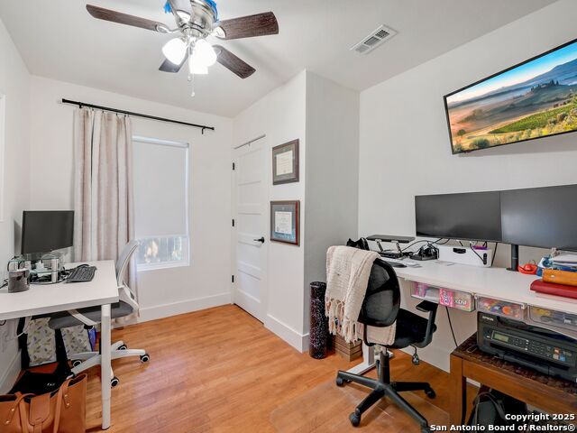Image 30 of 42 For 319 Ridgehaven Pl