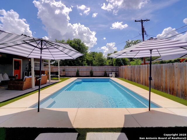 Image 38 of 42 For 319 Ridgehaven Pl