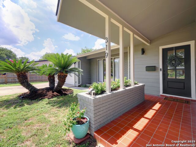 Image 5 of 42 For 319 Ridgehaven Pl