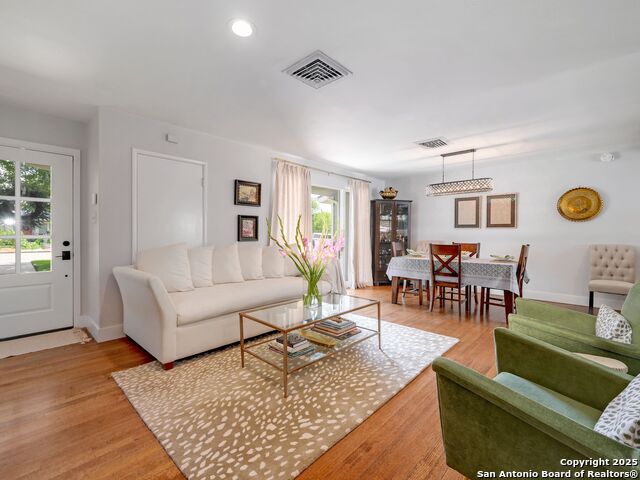 Image 6 of 42 For 319 Ridgehaven Pl