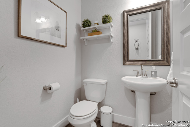 Image 40 of 56 For 571 Englewood