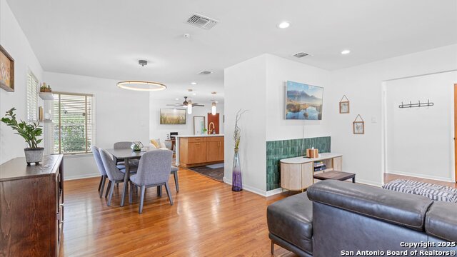 Listing photo id 16 for 303 Ridgehaven Pl