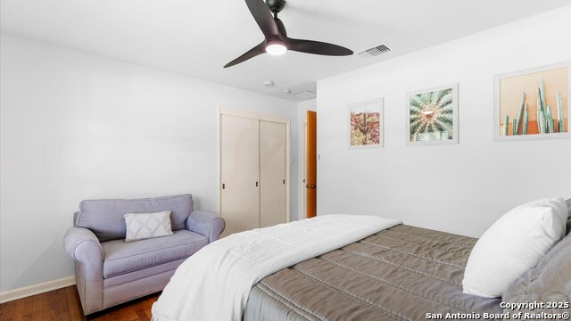 Listing photo id 21 for 303 Ridgehaven Pl