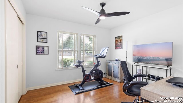 Listing photo id 25 for 303 Ridgehaven Pl