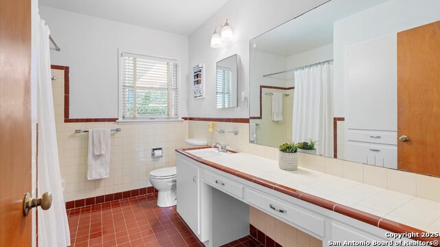 Listing photo id 30 for 303 Ridgehaven Pl