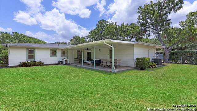 Listing photo id 34 for 303 Ridgehaven Pl