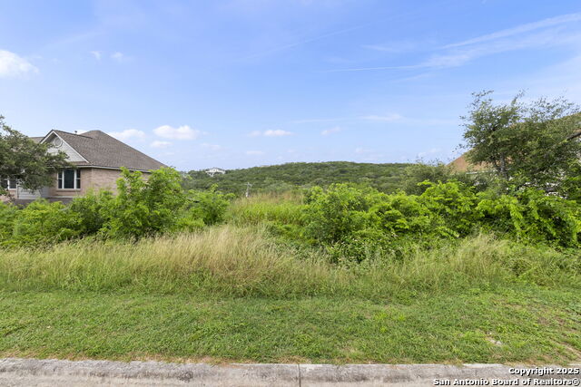 Listing photo id 8 for 7438 Moss Brook