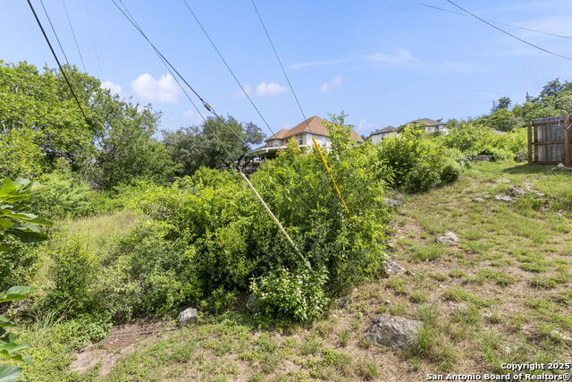Listing photo id 10 for 7438 Moss Brook