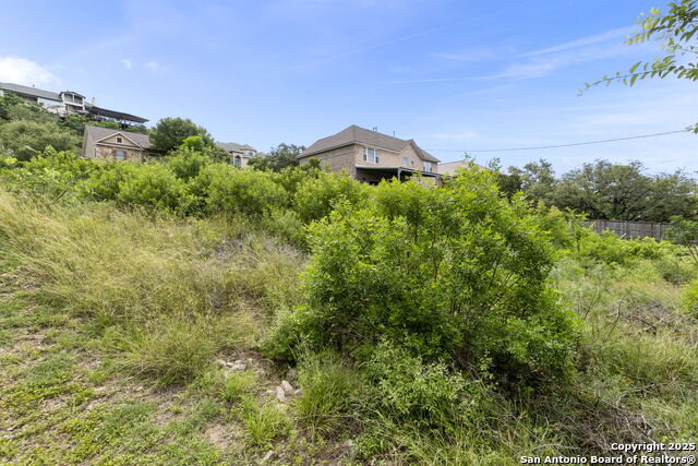 Listing photo id 13 for 7438 Moss Brook