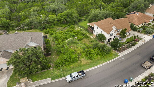 Listing photo id 2 for 7438 Moss Brook
