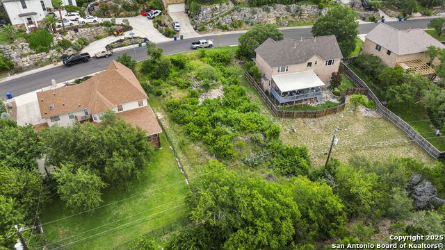 Listing photo id 4 for 7438 Moss Brook