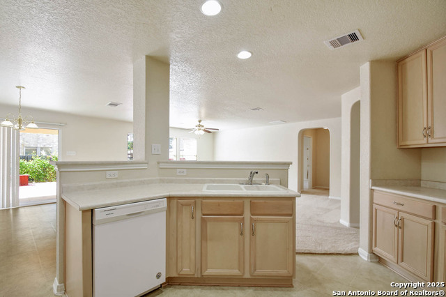 Listing photo id 10 for 184 Springtree