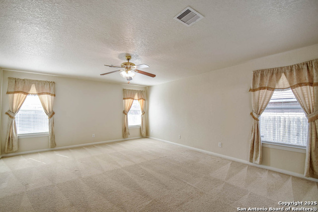 Listing photo id 14 for 184 Springtree