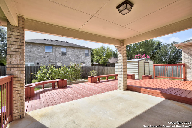 Listing photo id 26 for 184 Springtree