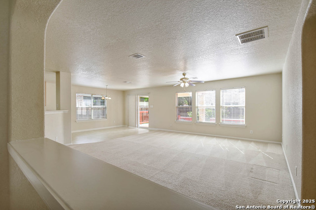Listing photo id 4 for 184 Springtree