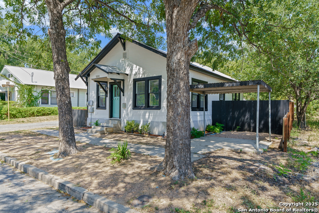 Image 2 of 31 For 1614 Palmetto Ave N