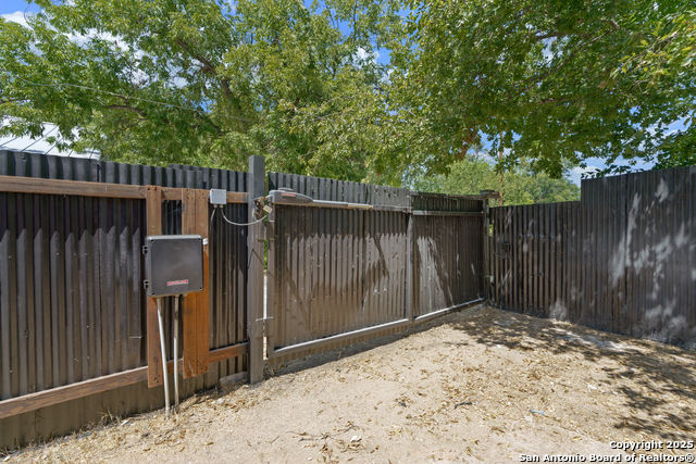 Image 31 of 31 For 1614 Palmetto Ave N