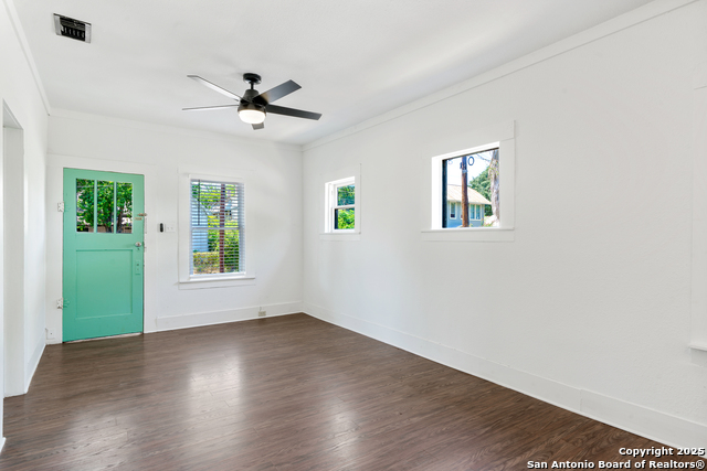 Image 9 of 31 For 1614 Palmetto Ave N